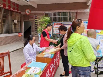 武宁县深入开展第33个世界无烟日宣传教育与社会经济咨询服务活动